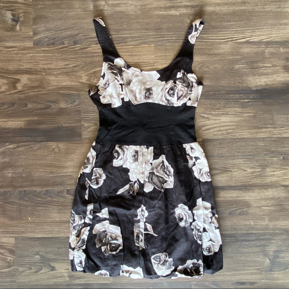 Womens Black and White Floral Mini Dress Large - Mystic